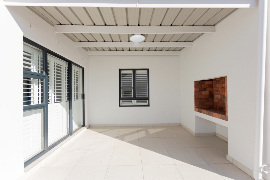2 Bedroom Property for Sale in Middedorp Western Cape